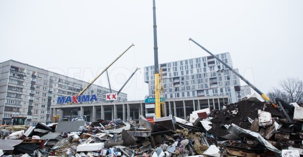 supermarket-roof-collapse-in-riga-latvia_3303353