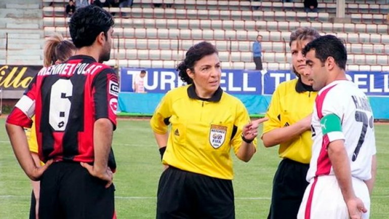 Турците назначиха жена за шефка на съдиите