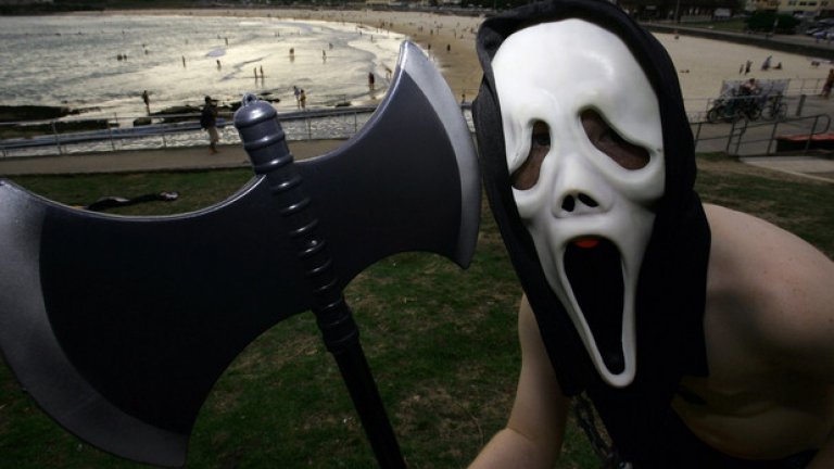 Точно навреме за Хелоуин, ново видео от Американската асоциация на химиците разглежда какво точно би се случило в тялото на човек, ако той е преследван от убиец във филм на ужасите.