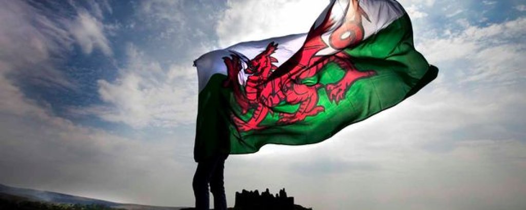 welsh-flag001-3012116