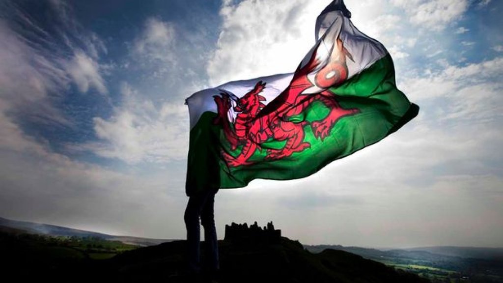 welsh-flag001-3012116