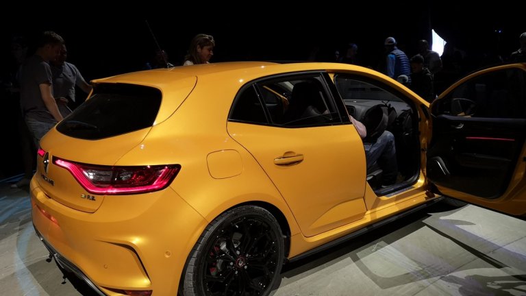 Фотогалерия: Renault MEGANE R.S. - това вече е спортна кола!