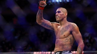 "На 12 сменях гуми, а на 16 и пиех по литър ром": Махагоновото чудовище с каменни ръце е новата сензация на UFC