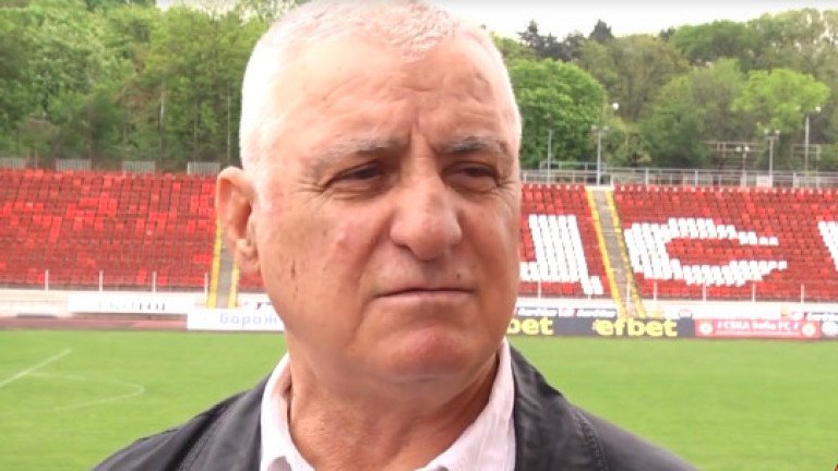 Гаганелов е със 7 шампионски титли на България като футболист на ЦСКА.