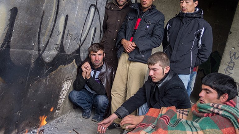 62.2% от анкетираните казват, че не искат още бежанци у нас, 15% - са съгласни да приемаме бежанците, а 22.7% не могат да преценят.