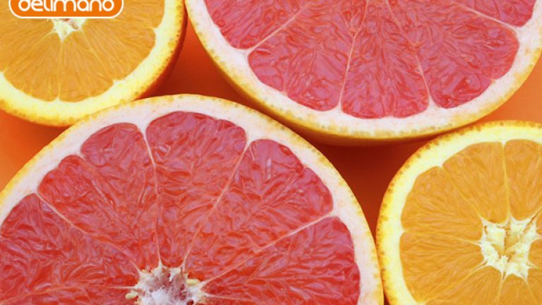 Цитрусова нутрибомба за отслабване
• 50 г спанак 
• 1/4 грейпфрут  
• 1 портокал  
• 3 ягоди 
• 30 г малини  
• 1 с.л. семена от чиа 
• вода до линията MAX на уреда  
Добави повече плодове и зеленчуци в диетата си и лесно ще стопиш излишните килограми! Хубаво е да избираш плодове с нисък гликемичен индекс като ягоди и портокали, както и изобилие от зеленолистни растения!