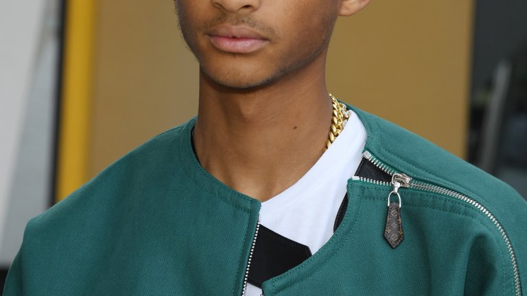 Джейдън Смит 
Джейдън е очарователен до баща си във филма "Преследване на щастието" и по тази причина мнозина си мислеха, че го чакат още много успехи в киното. С времето обаче нещата за Смит по-скоро се влошиха. Той получава роли, само защото е син на Уил Смит, а публиката гледа на него с насмешка и заради липсата на актьорски талант, и заради непрекъснатите му гафове в социалните мрежи.