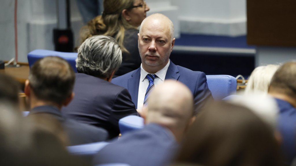 Когато те уволнят и трябва да се върнеш на старата работа.