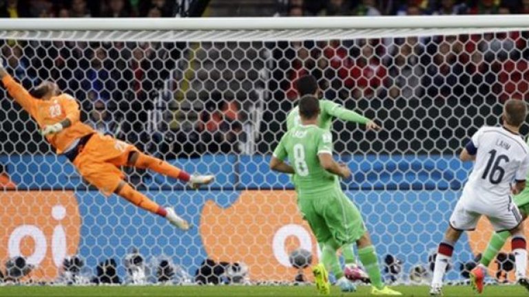 Раис М'Боли отново направи силен мач за Алжир