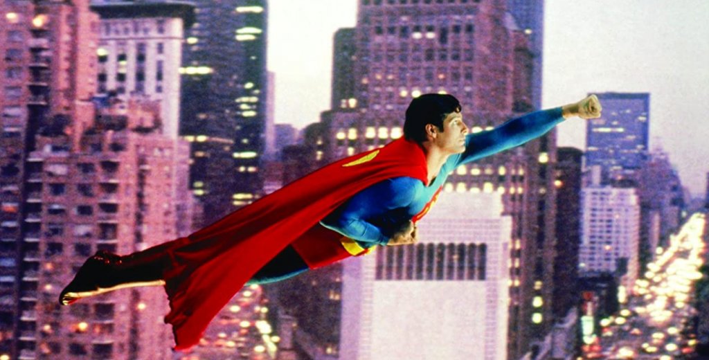 Superman: The Movie/Супермен: Филмът

Може да се каже, че това е основата, върху която стъпват всички филми за супергерои.Тук става въпрос за времето преди DC и Marvel да имат каквото и да е представяне в киното. През далечната вече 1978 г. Донър събира звезден състав включващ Кристофър Рийв, Марлон Брандо (“Кръстникът”) и Джийн Хекман (“Непростимо”), за да заснеме първият филм за Супермен. Той е най-скъпият за времето си подобен проект и постига безпрецедентен успех както сред фенове и критика, така и във финансово отношение. Не случайно печели и награда “Оскар”.