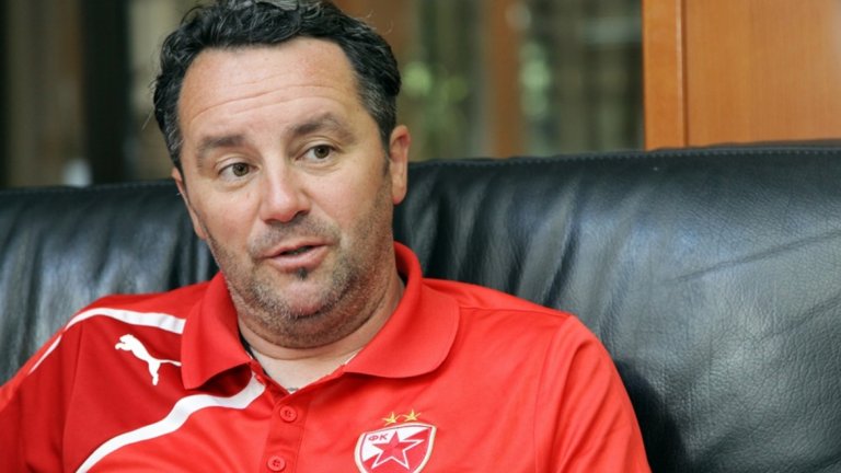 Очаква се договорът на специалиста да е за две години.