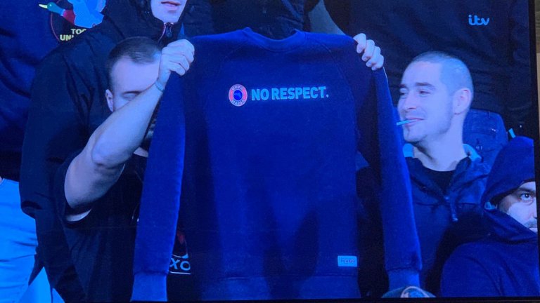 Можем да продължим да се залъгваме, че нямаме проблем с расизъм, дискриминация или хулиганство. Че англичаните са преиграли и сами са си създали скандала, че България е невинна жертва на капризите на надменни млади милионери в къси панталонки. Но оправдание за българските хулигани и расисти няма