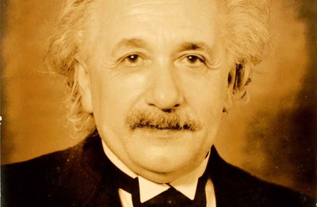 Einstein-formal_portrait-35