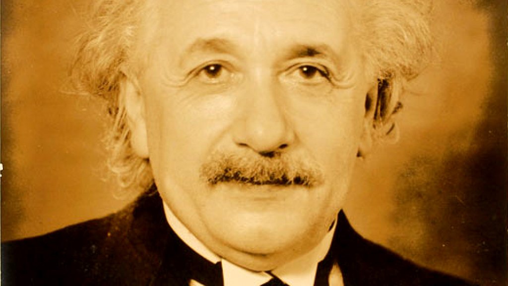 Einstein-formal_portrait-35