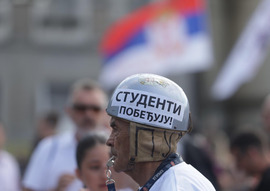 Масови протести в Белград: Демонстрантите искат нови избори