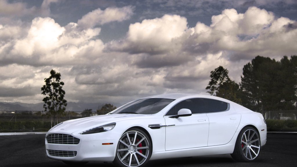 Aston Martin Rapide Fitted With 22 Inch DPE CSR10