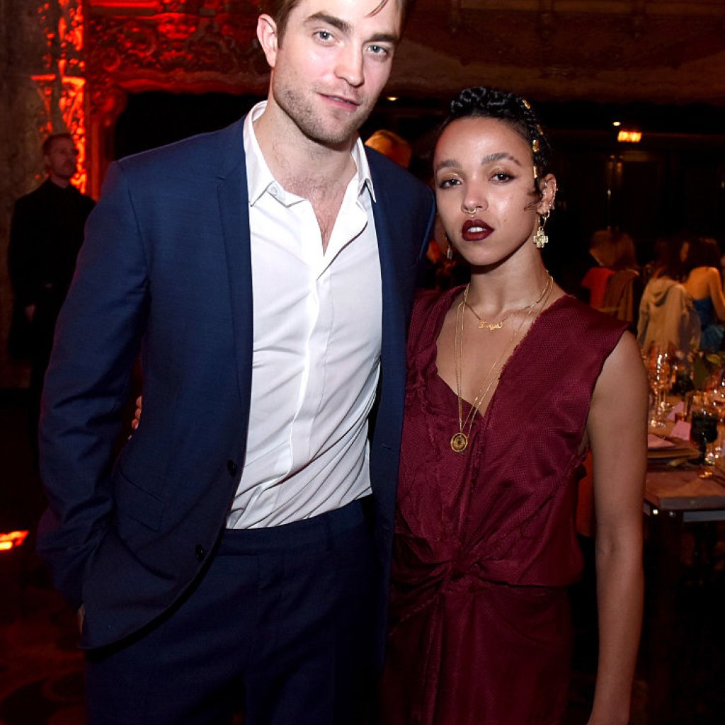 Робърт Патинсън и ексцентричната FKA Twigs се сгодиха, но така и не стигнаха до венчило, а преди няколко месеца обявиха окончателната си раздяла.