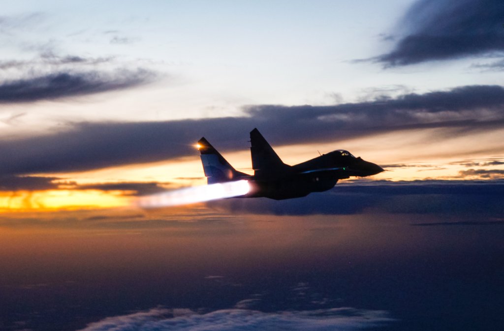 Bangladesh_Air_Force_MiG-29_(15)_(cropped)