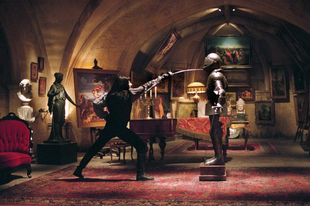 V For Vendetta (2005)