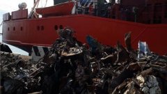 Задържаха български  кораб с опасни отпадъци в Италия