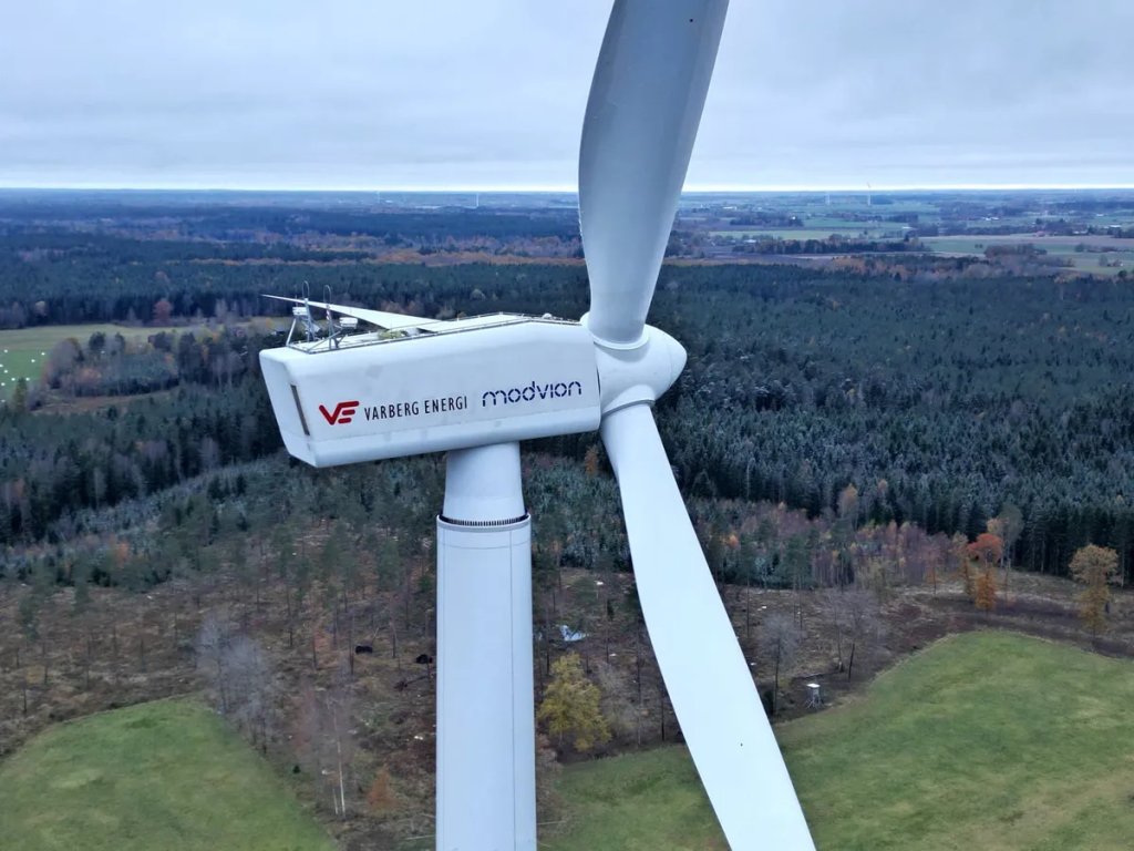 world-s-tallest-wooden-wind-turbine-l