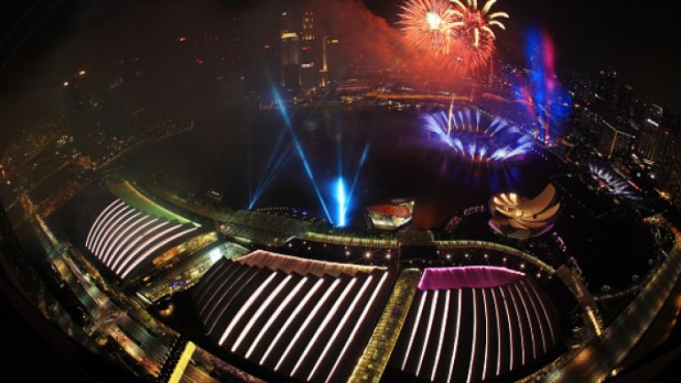 Нова година беше отбелязана с фойерверки и в Сингапур