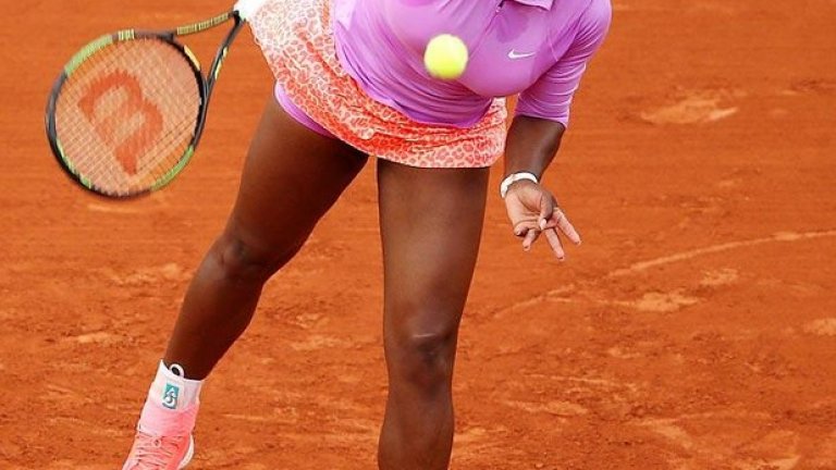 "Гадно ми е. Чувствам се тъпо и не искам да ме питате за мача. На всеки друг въпрос съм готова да отговоря.".
Серина Уилямс не оставя голям избор от въпроси за журналистите след сензационната и загуба на полуфинала на US Open от Роберта Винчи.