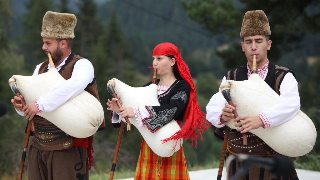 Българската гайда влезе в списъка с нематериално културно наследство на ...