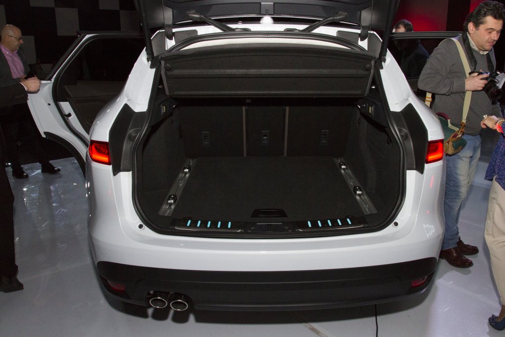 Багажникът е доволно просторен