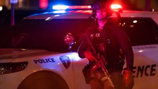 Извършителят е един и все още се издирва