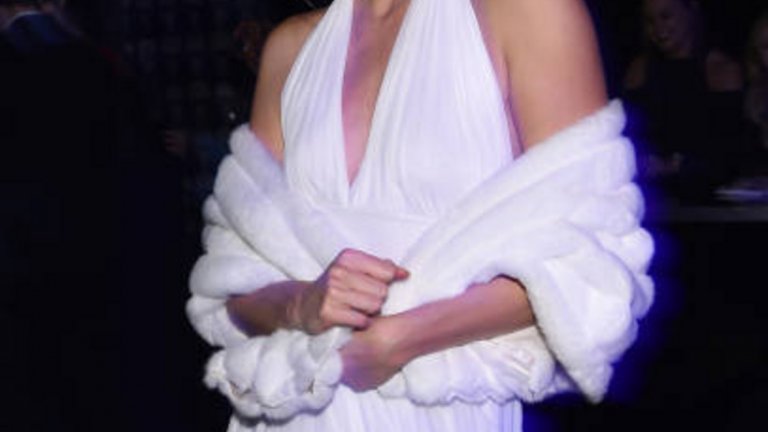  "Ангелът" на Victoria's Secret Карли Клос 

Карли Клос избра да се гримира и облече като нейния идол Мерилин Монро.